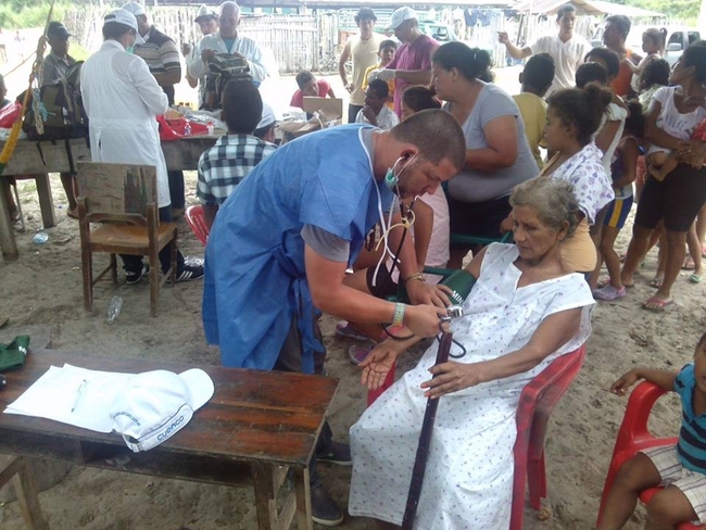 Dr Enmanuel Vigil Fonseca working in Ecuador following the 2016 earthquake 