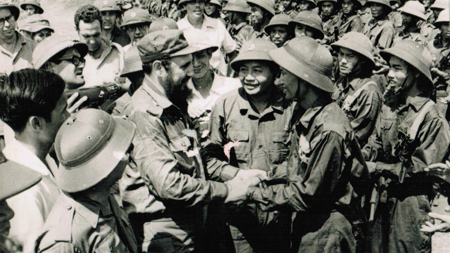 Fidel Castro visiting Quang Tri during the US war on Vietnam