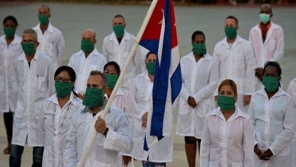 Cuban medical brigade arrives in Port-au-Prince, Haiti, April 25, 2020 Photo: Twitter/@PLprensalatina 