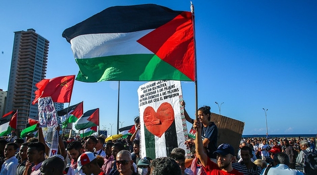 Cubans march in solidarity with the Palestinians in Havana, November 2023