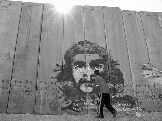 An image of Che on the West Bank separation wall, East Jerusalem